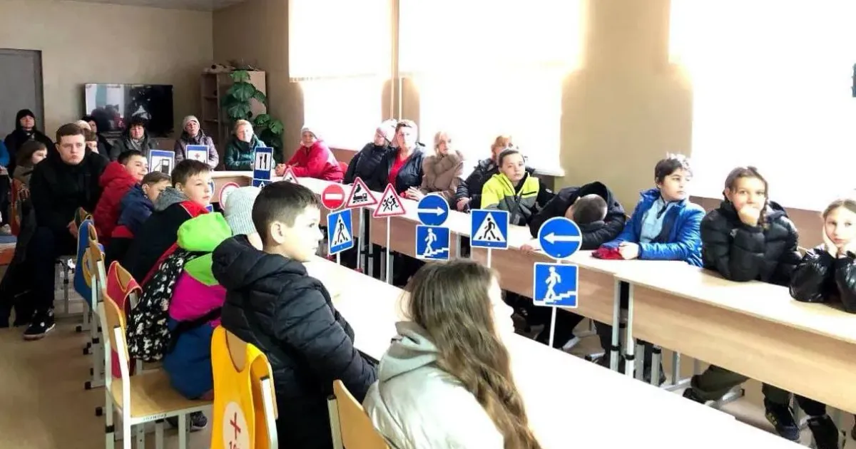 Фото Солоницівської селищної ради Офіцери громади знайомили молодь з Правилами дорожнього руху для велосипедистів.