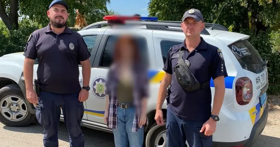 Фото поліцейських громади Поліцейські офіцери Солоницівської громади встановили місцезнаходження 16-річної дівчини, яку оголошено зниклою в Дніпропетровській області.