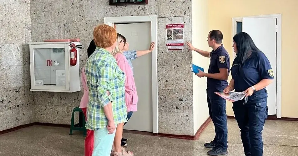 Фото Солоницівської селищної ради Днями це з’ясовували працівники відділу цивільного захисту Солоницівської селищної ради спільно з фахівцем ХРУГУДСНС України в Харківській області.