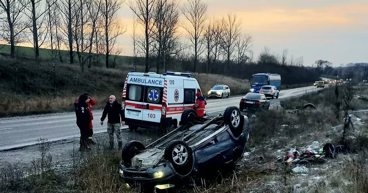 Бережіть своє життя на дорогах громади У Солоницівській ОТГ сталося 94 (2022-49) ДТП, потерпілих – 42 особи (2022-17), 3 людей (2022-2) померло на місці ДТП, 1 (2022-0) – у лікарні, 1 особа (2022-0) померла по дорозі в лікарню.