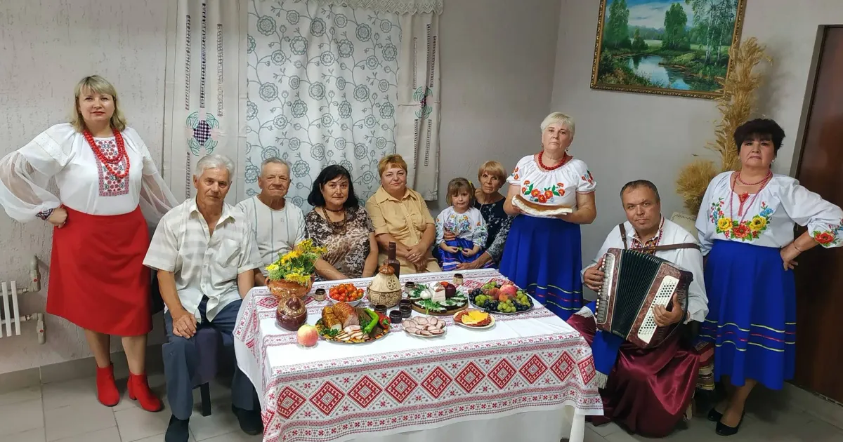 Фото Центру культури та дозвілля Солоницівської селищної ради Українська культура має безліч національних свят, які відзначають лише в Україні. Однак чи не найбільш автентичним й водночас новим є День сала — свято, яке присвячене українському продукту.